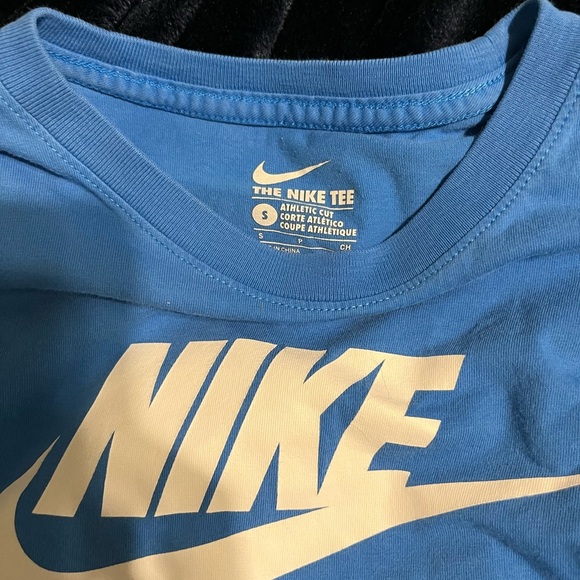 Nike tee - Picture 1 of 2